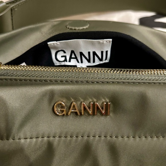 NWOT GANNI MEDIUM PILLOW BAGUETTE BAG IN KALAMATA w/dustbag - Picture 8 of 8